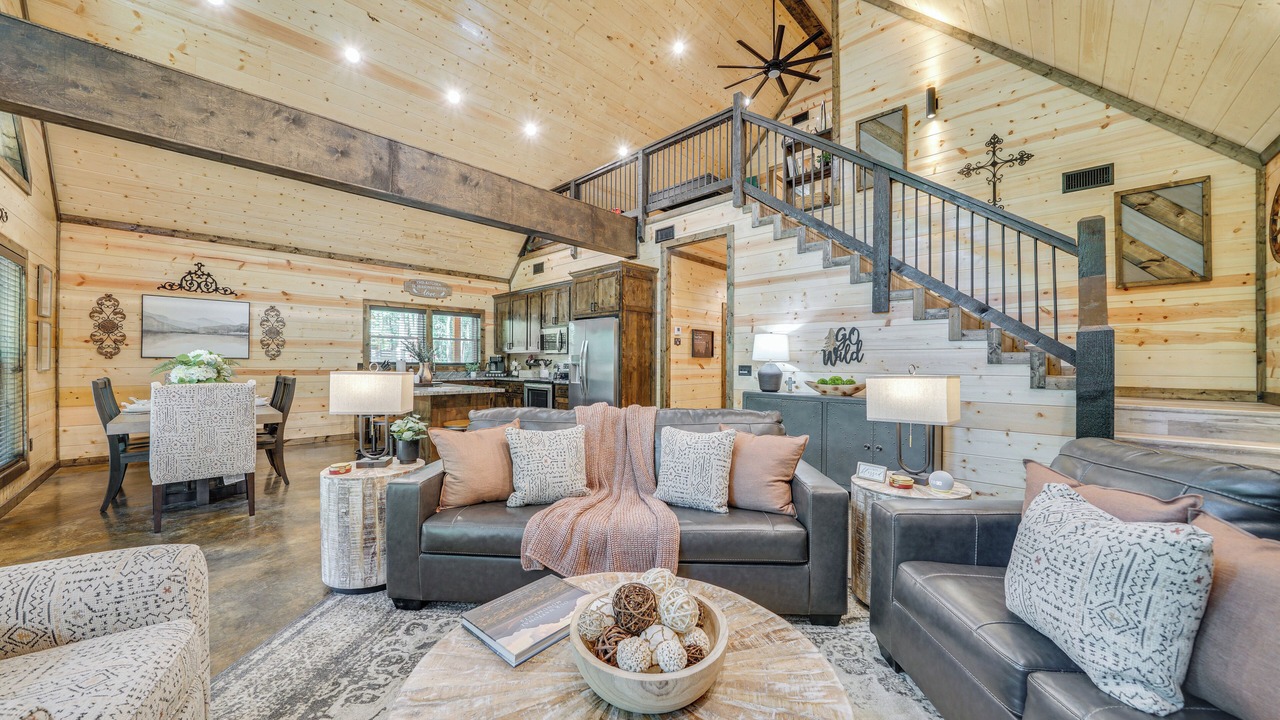 Photo of Livingroom in Broken Bow