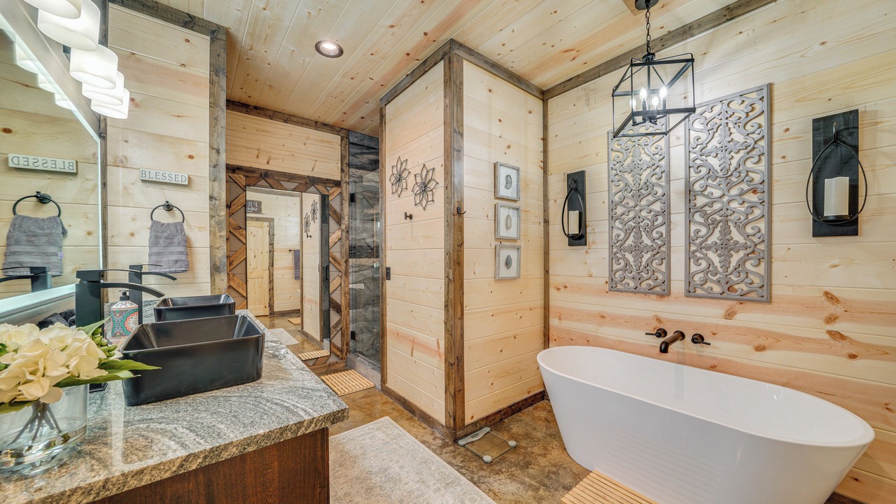 Photo of Bathroom in Broken Bow