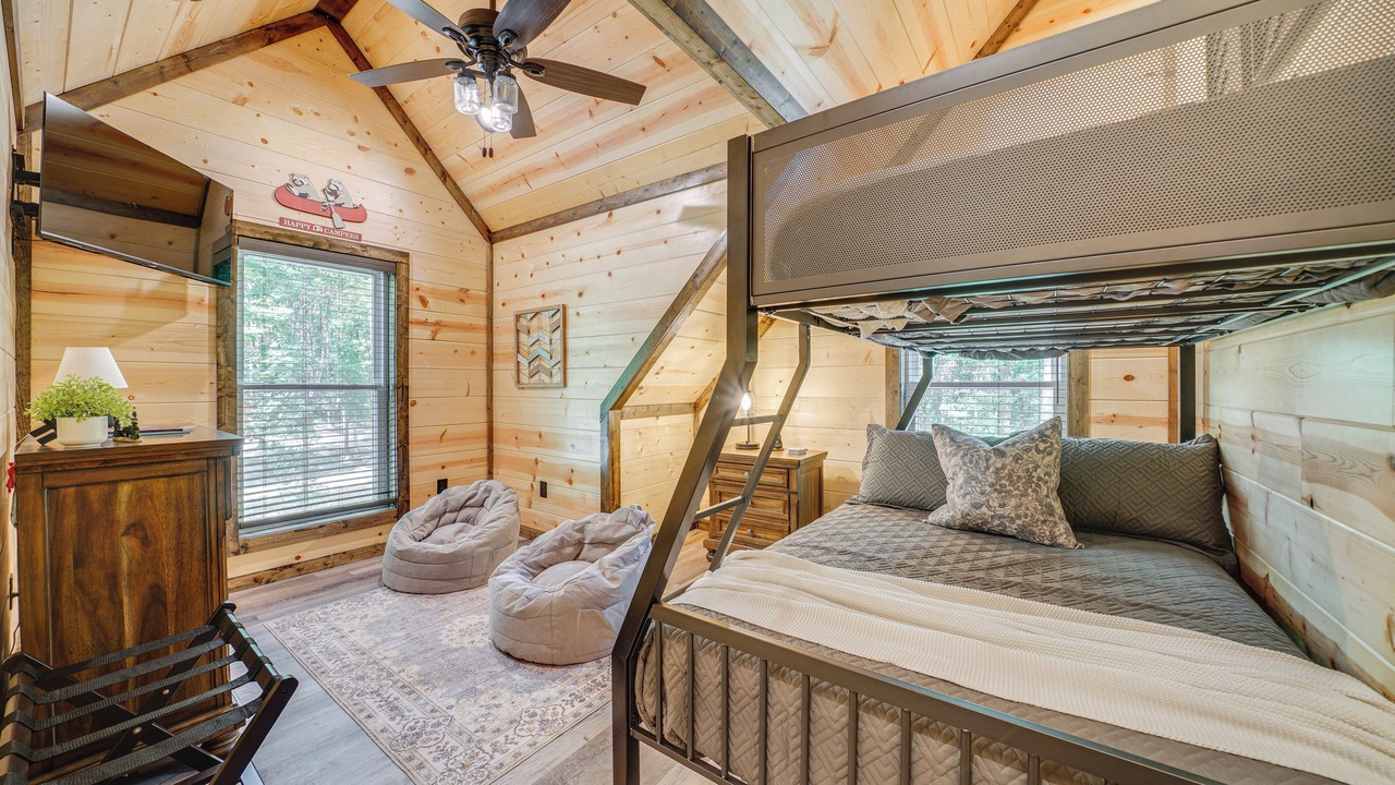 Photo of Bedroom in Broken Bow