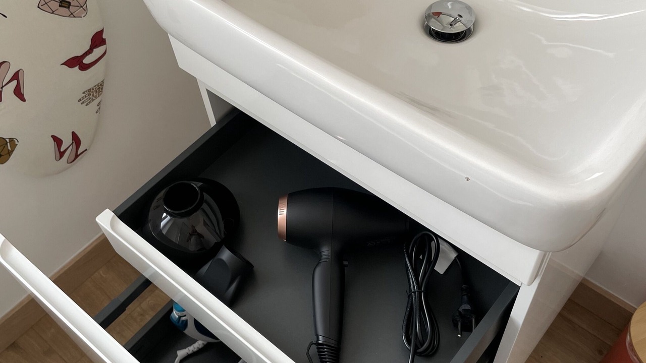 Photo of Bathroom in Lens