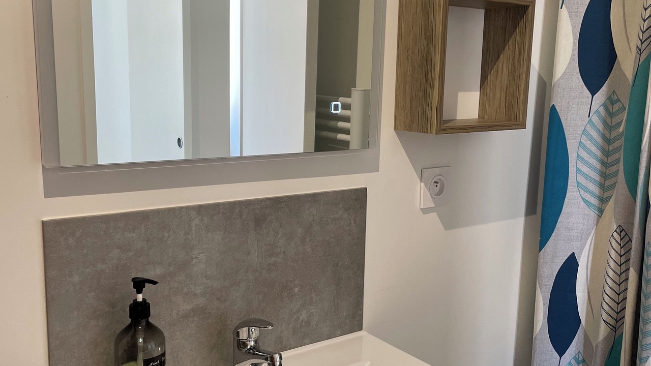 Photo of Bathroom in Saint-Symphorien-d'Ozon