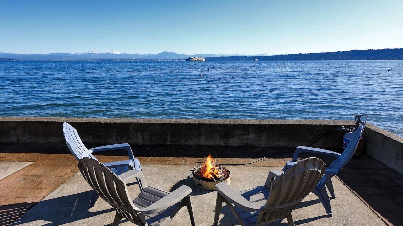 Photo of Others in Clinton