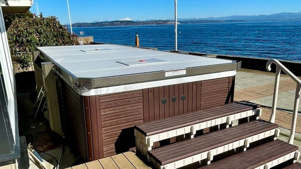 Photo of Others in Clinton