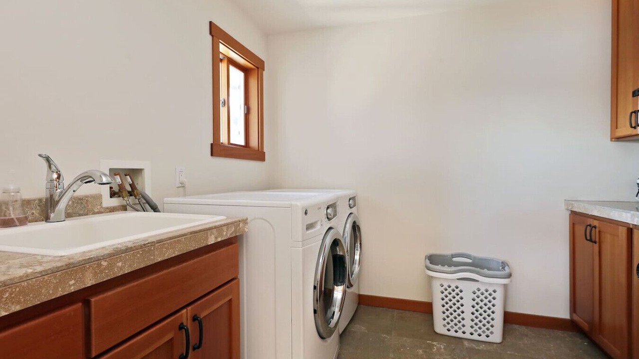 Photo of Others in Clinton