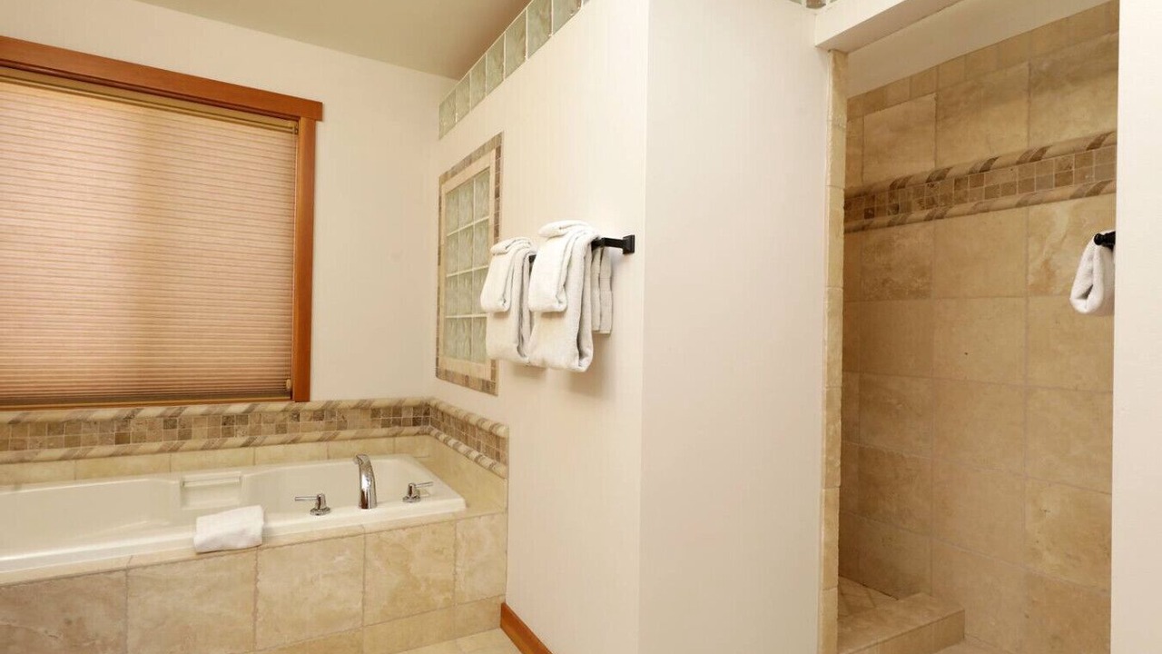 Photo of Others in Clinton