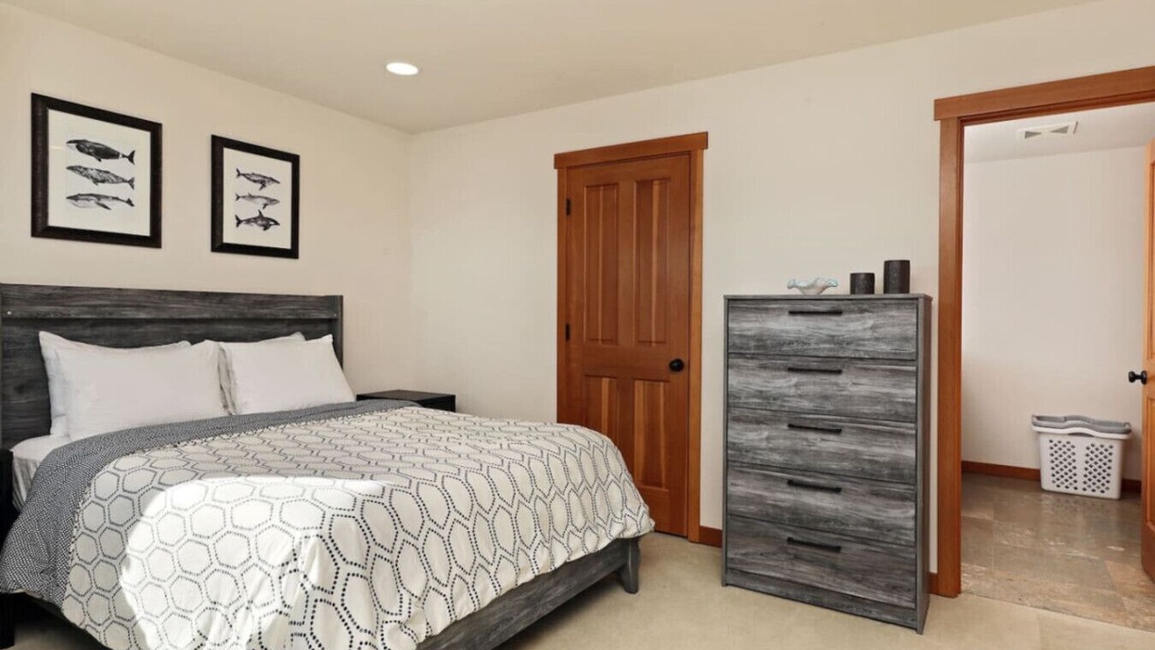 Photo of Others in Clinton