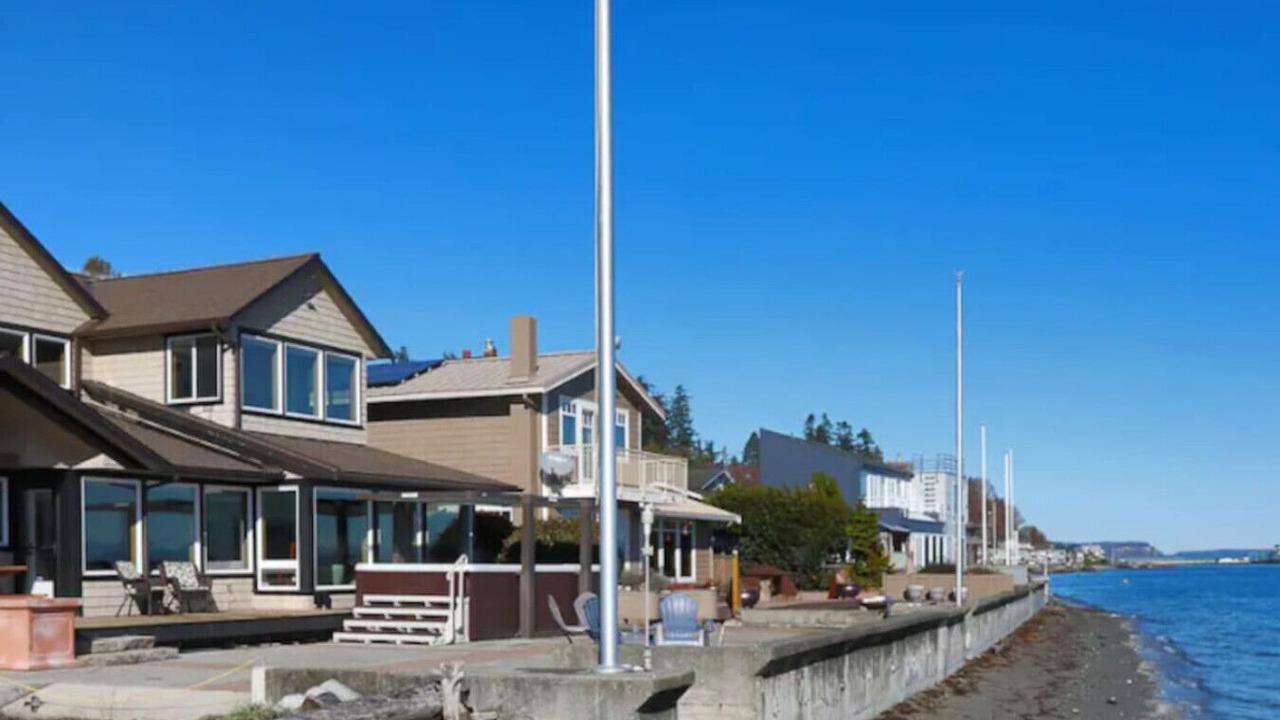 Photo of Others in Clinton