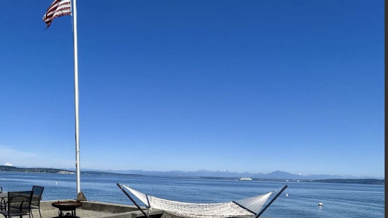 Photo of Others in Clinton