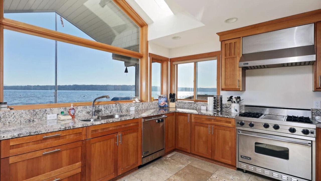 Photo of Others in Clinton