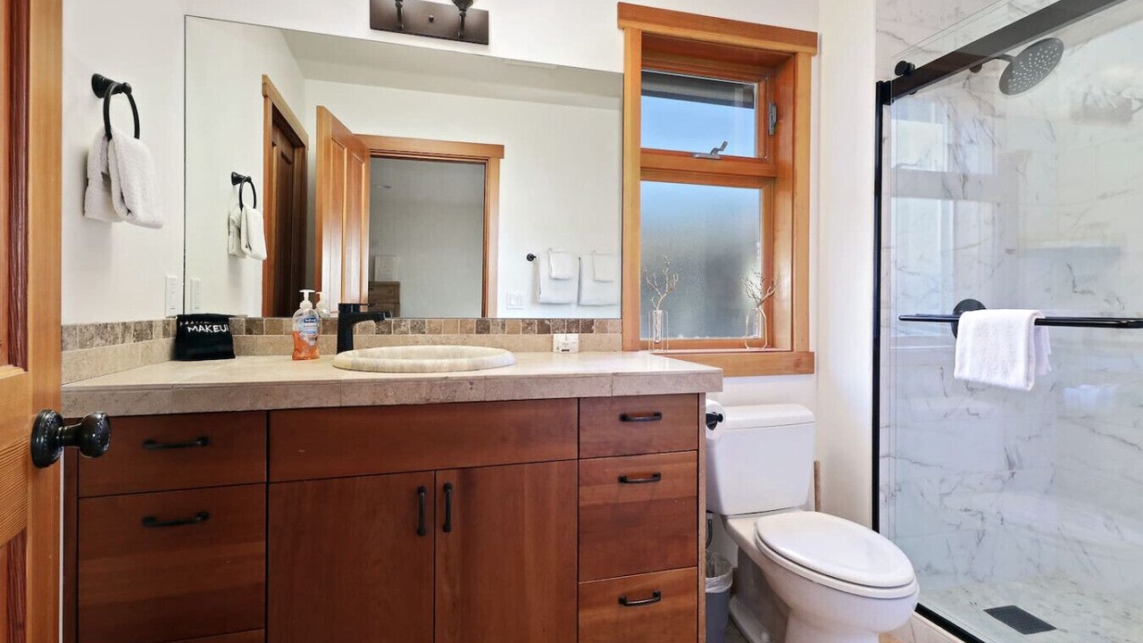 Photo of Others in Clinton