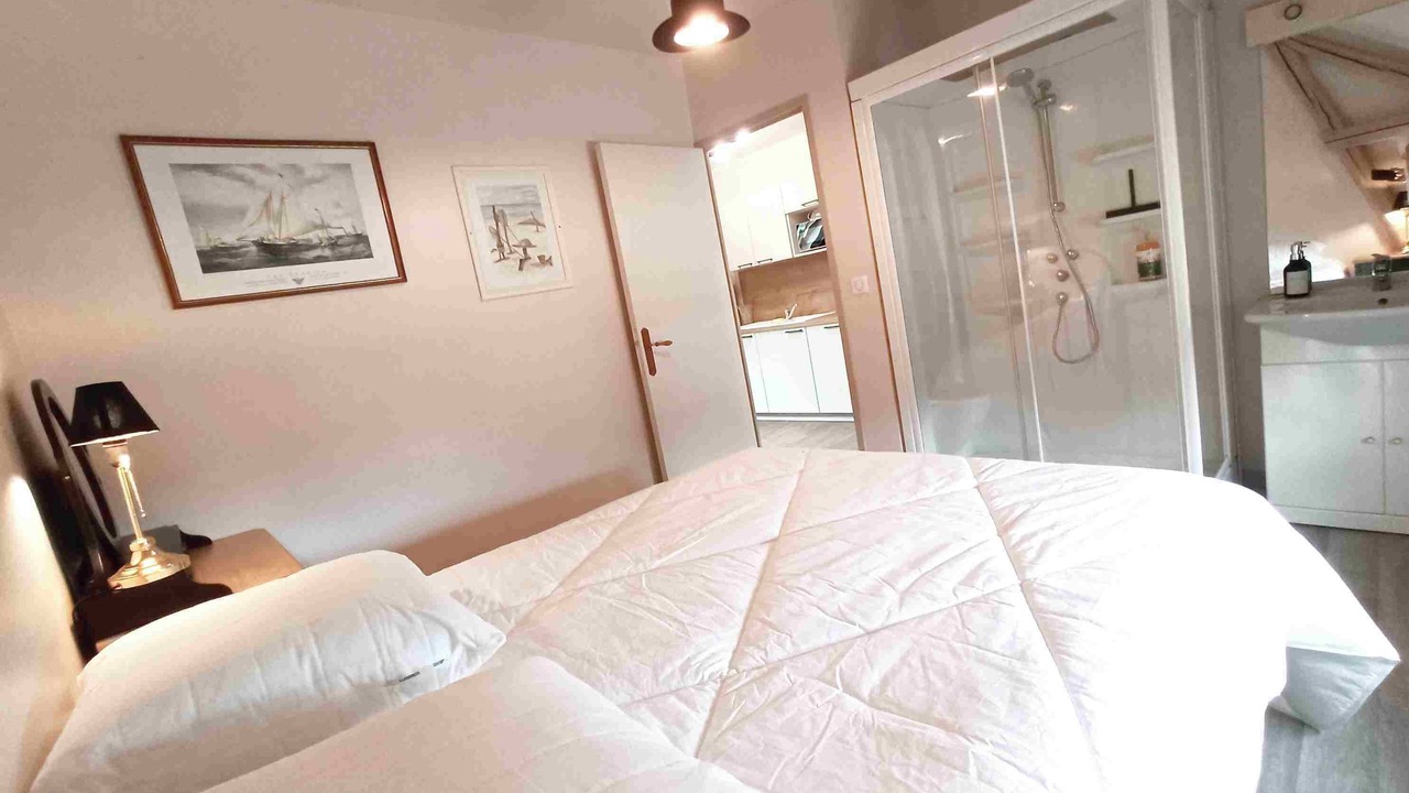 Photo of Bedroom in Villainville