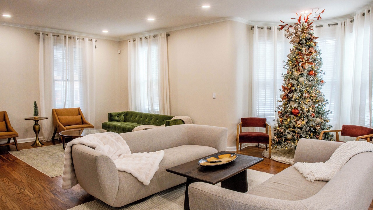 Photo of Livingroom in Orange