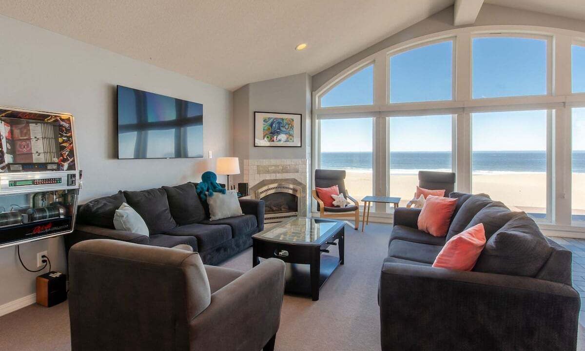 Photo of Livingroom in Kiwanda Shores