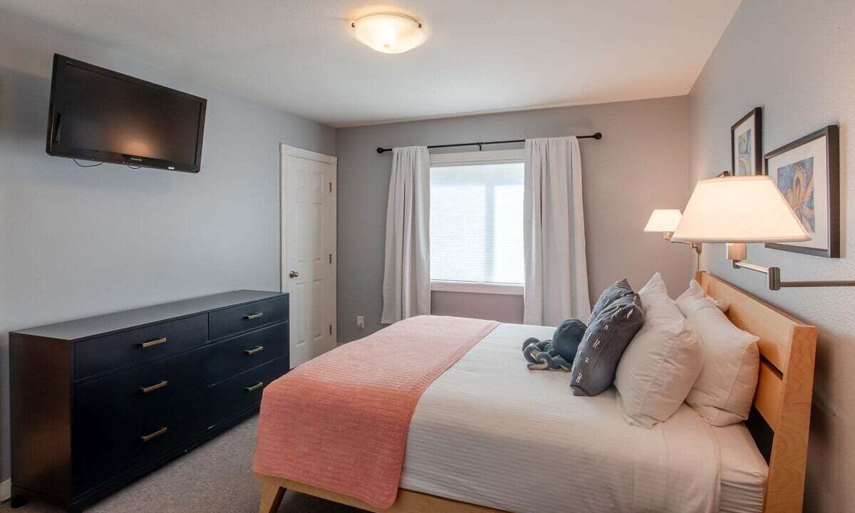 Photo of Bedroom in Kiwanda Shores
