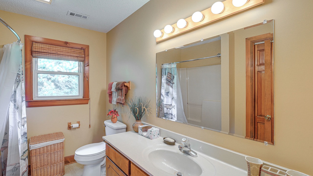 Photo of Bathroom in Bluff City