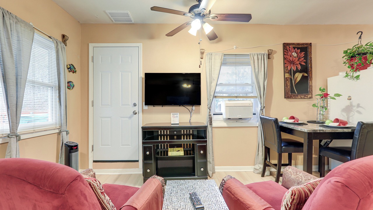 Photo of Livingroom in Stone Mountain