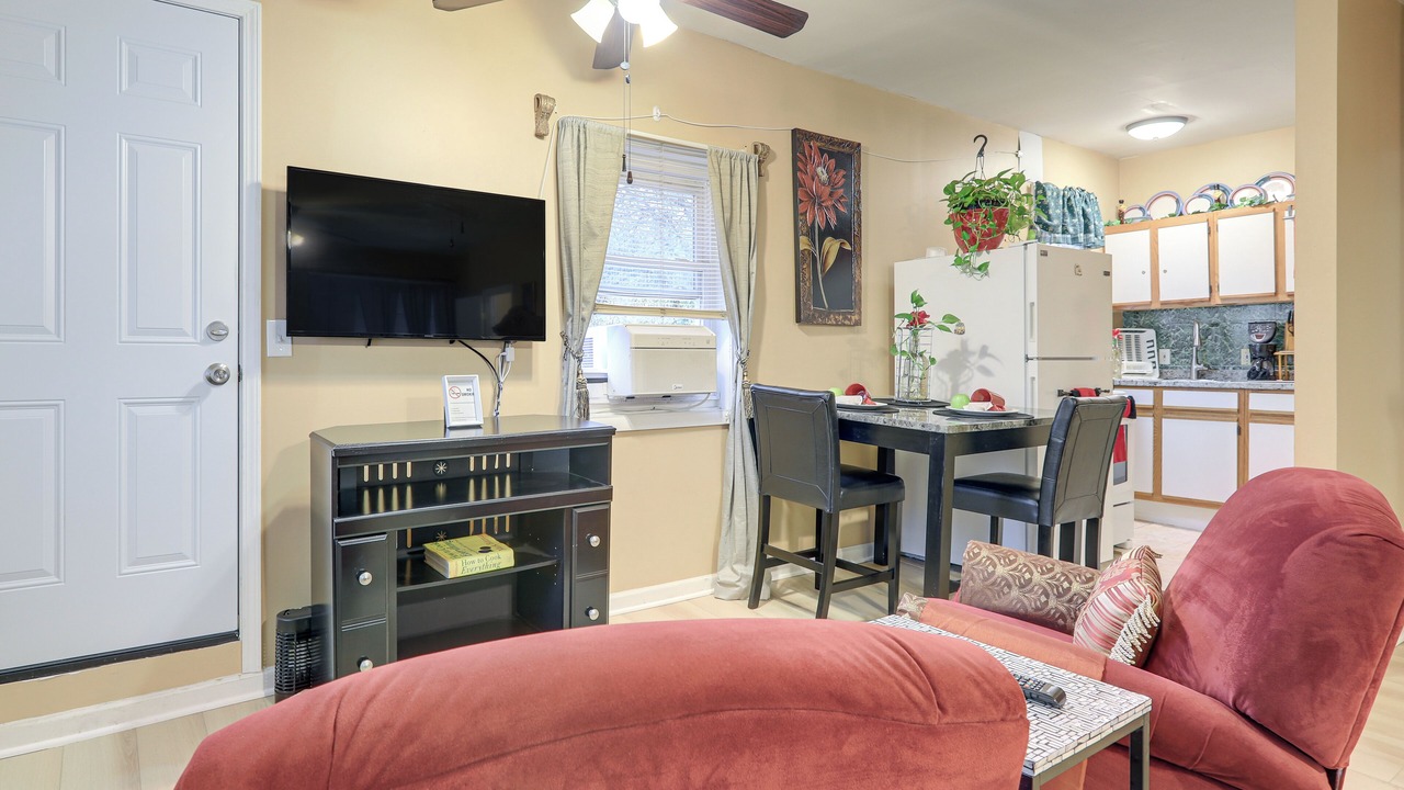 Photo of Livingroom in Stone Mountain
