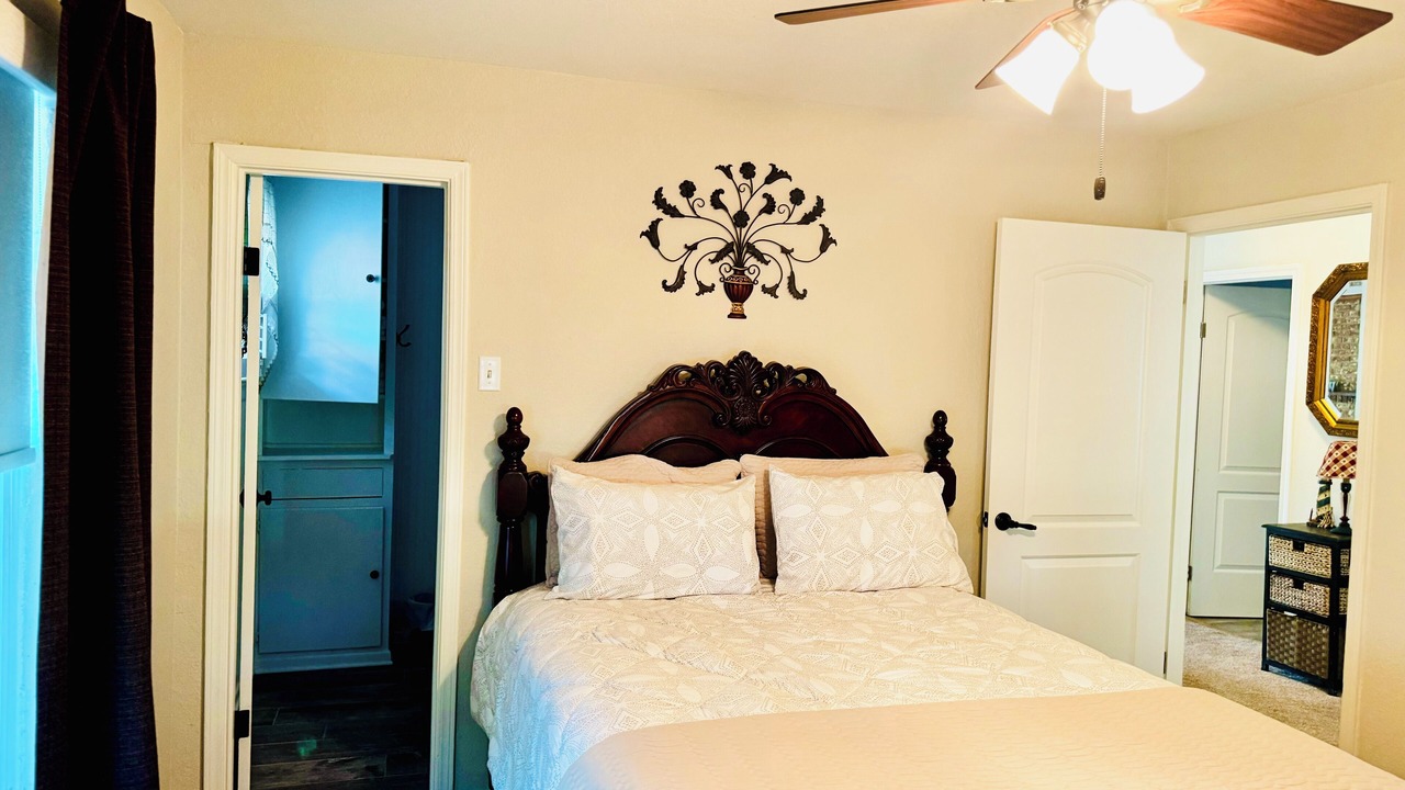 Photo of Bedroom in Tool
