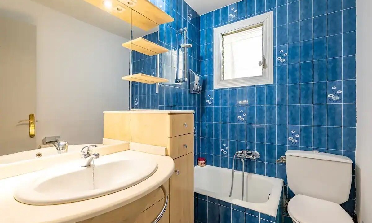 Photo of Bathroom in El Carmel