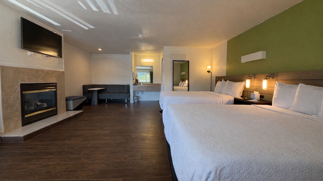 Photo of Bedroom in Munras Avenue