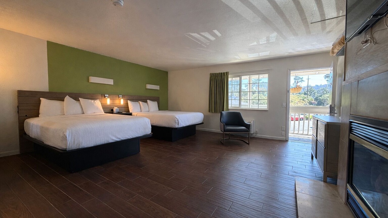 Photo of Bedroom in Munras Avenue