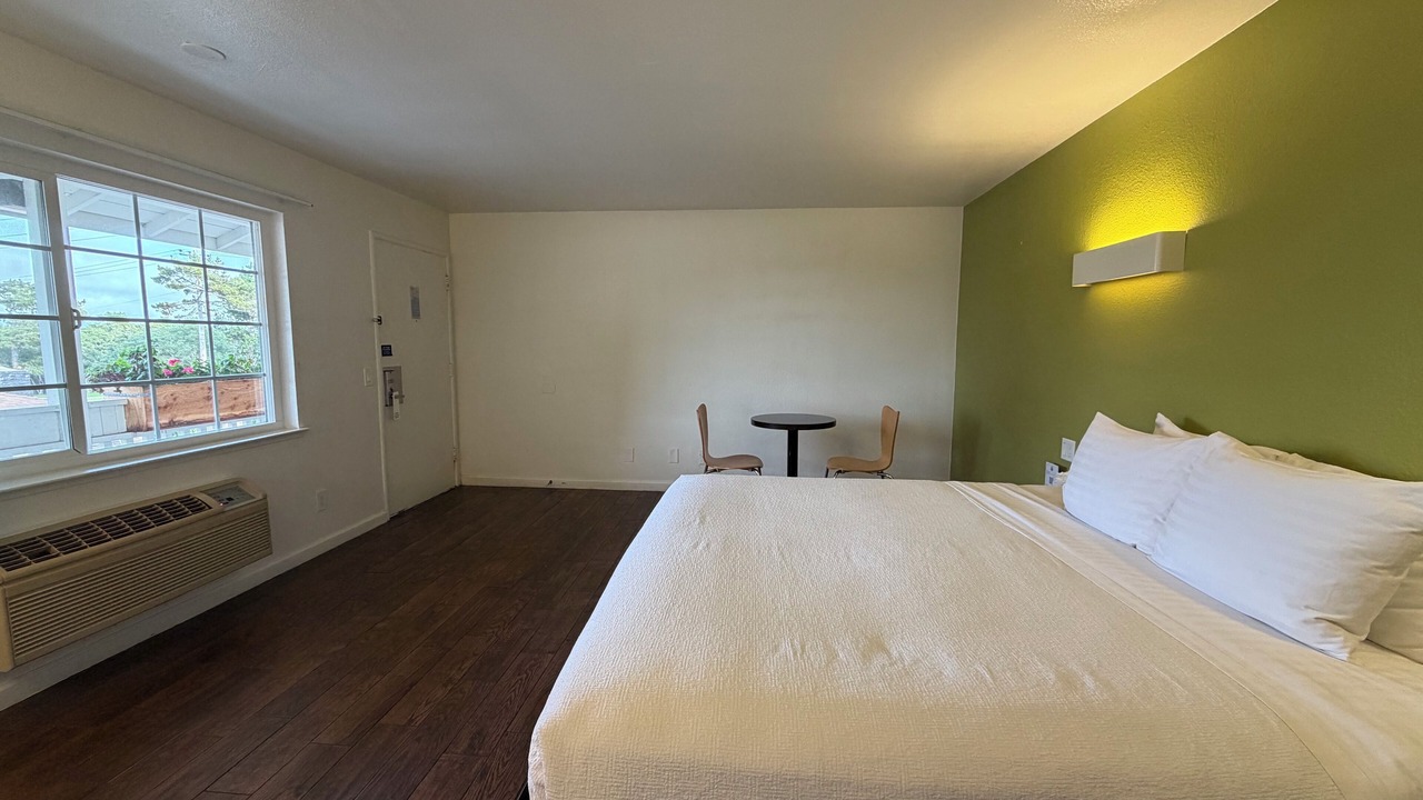 Photo of Bedroom in Munras Avenue