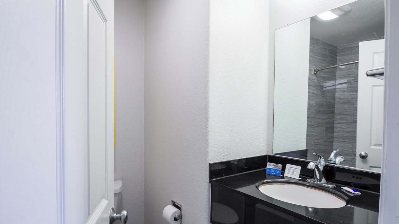 Photo of Bathroom in Munras Avenue