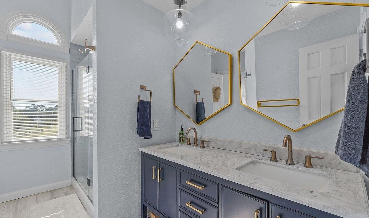Photo of Bathroom in Monteray Shores