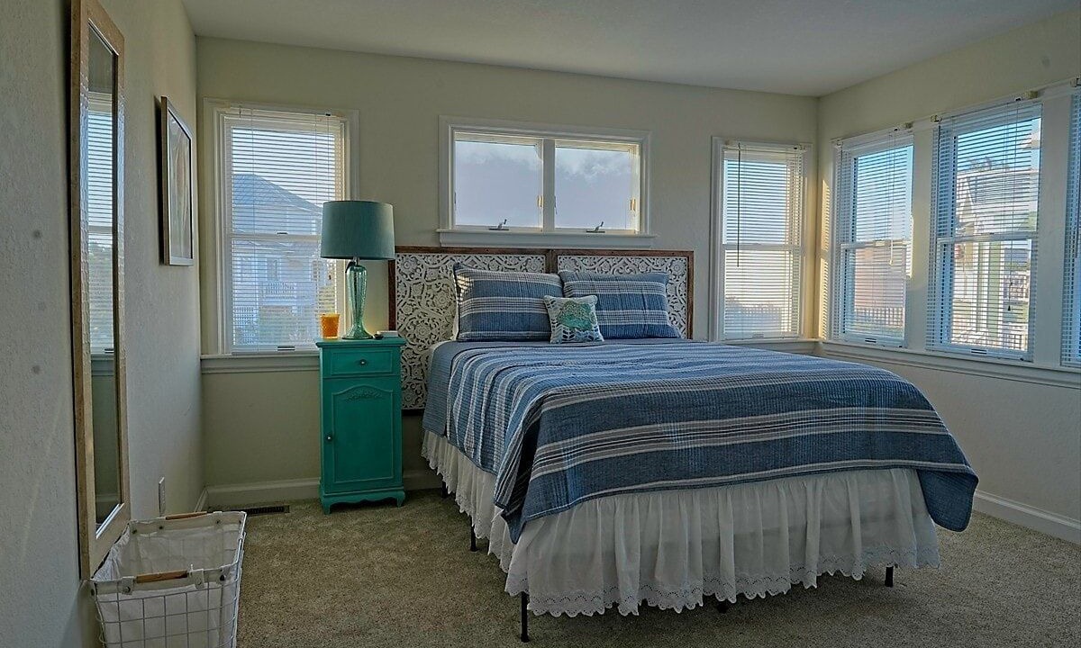 Photo of Bedroom in Monteray Shores