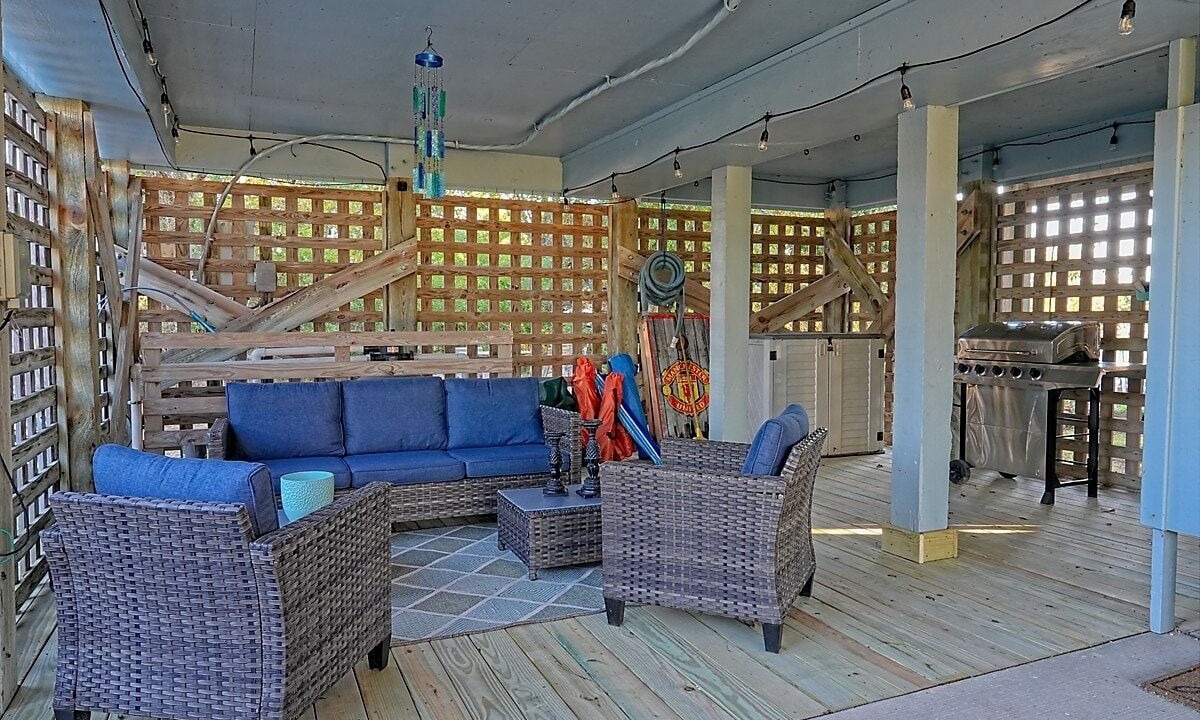 Photo of Patio Balcony in Monteray Shores