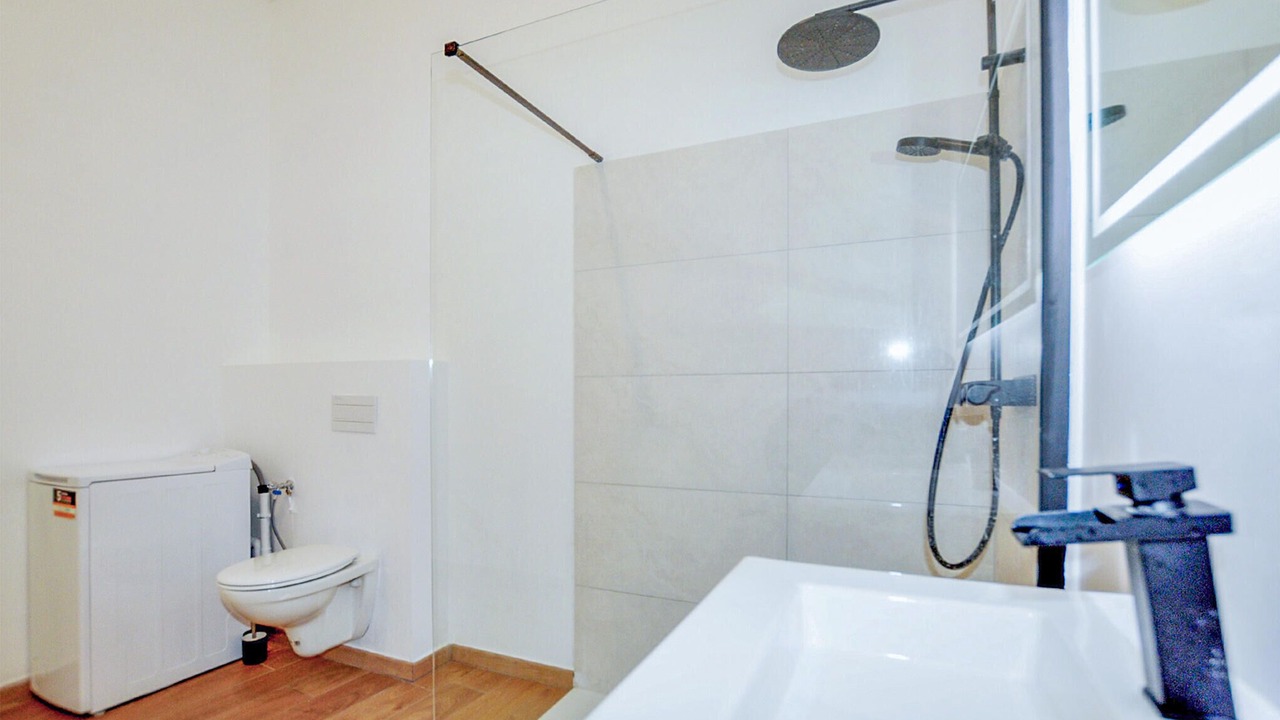 Photo of Bathroom in Saint-Genis