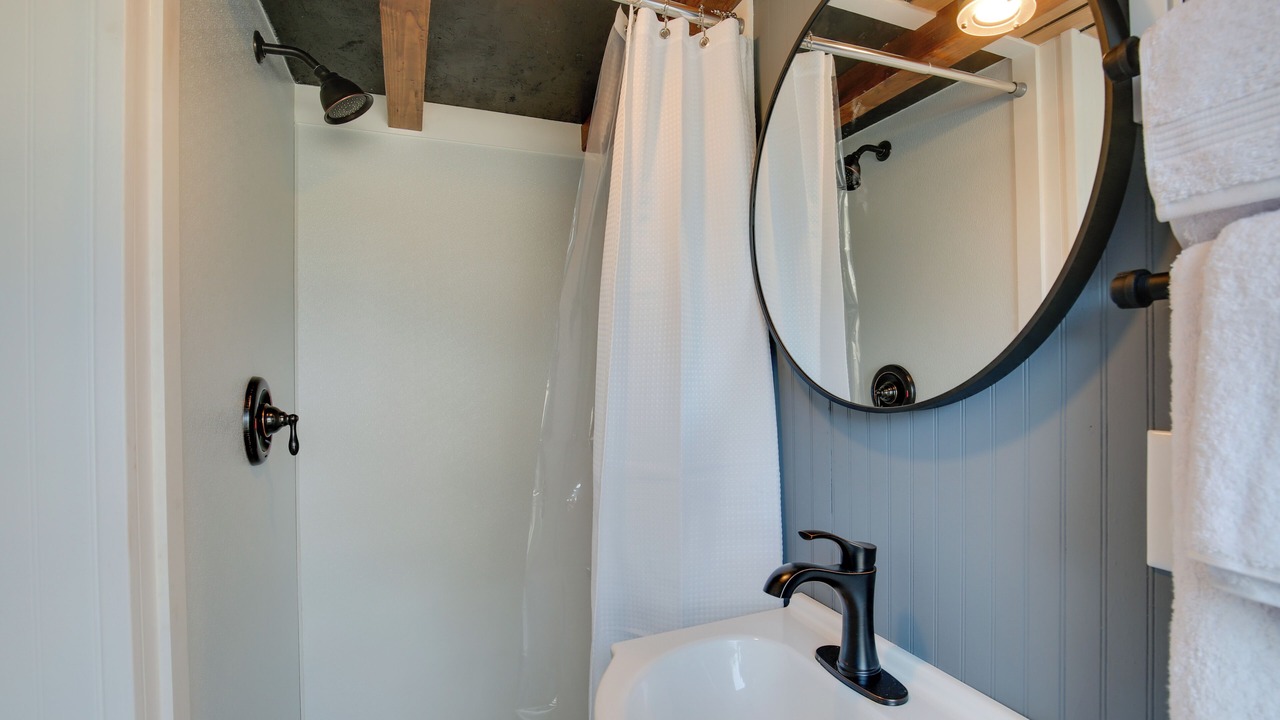 Photo of Bathroom in Defiance