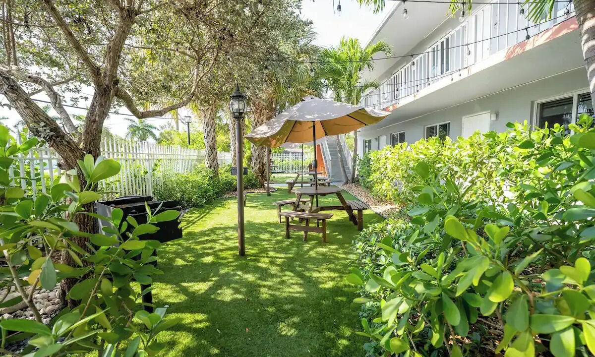 Photo of Patio Balcony in Central Oakland Park