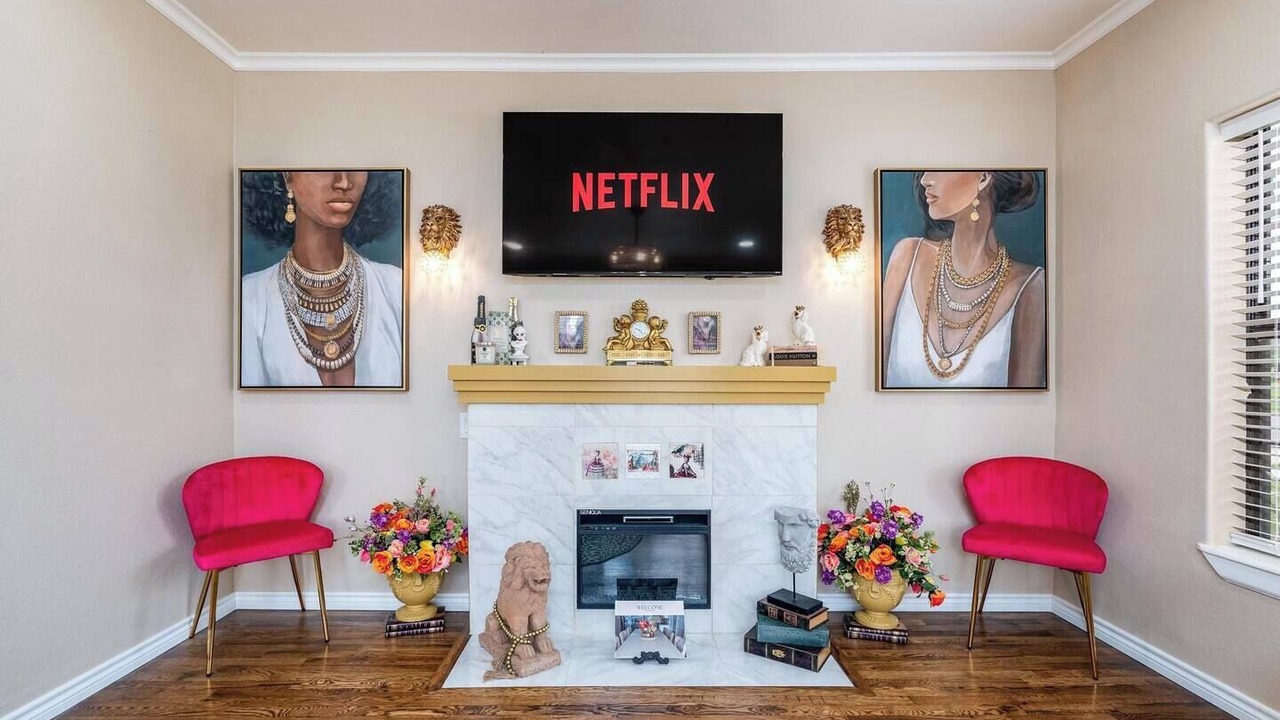 Photo of Livingroom in Over Place Area