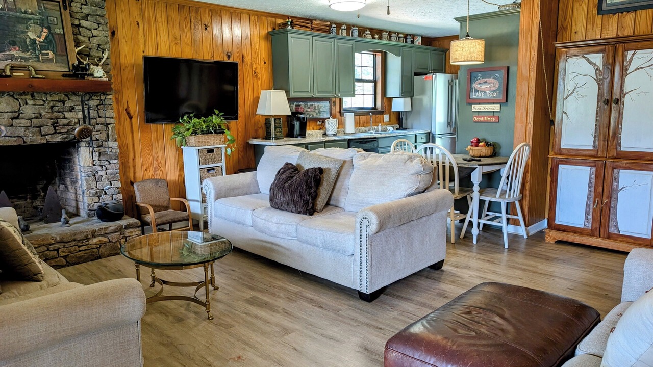 Photo of Livingroom in Auburn