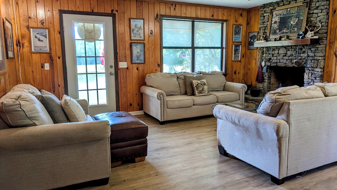 Photo of Livingroom in Auburn