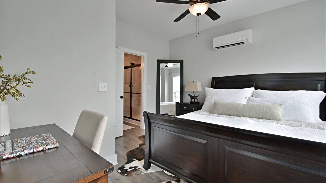 Photo of Bedroom in Knoxville