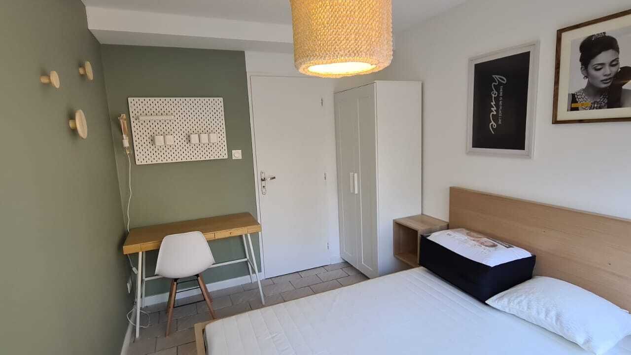 Photo of Bedroom in Douai