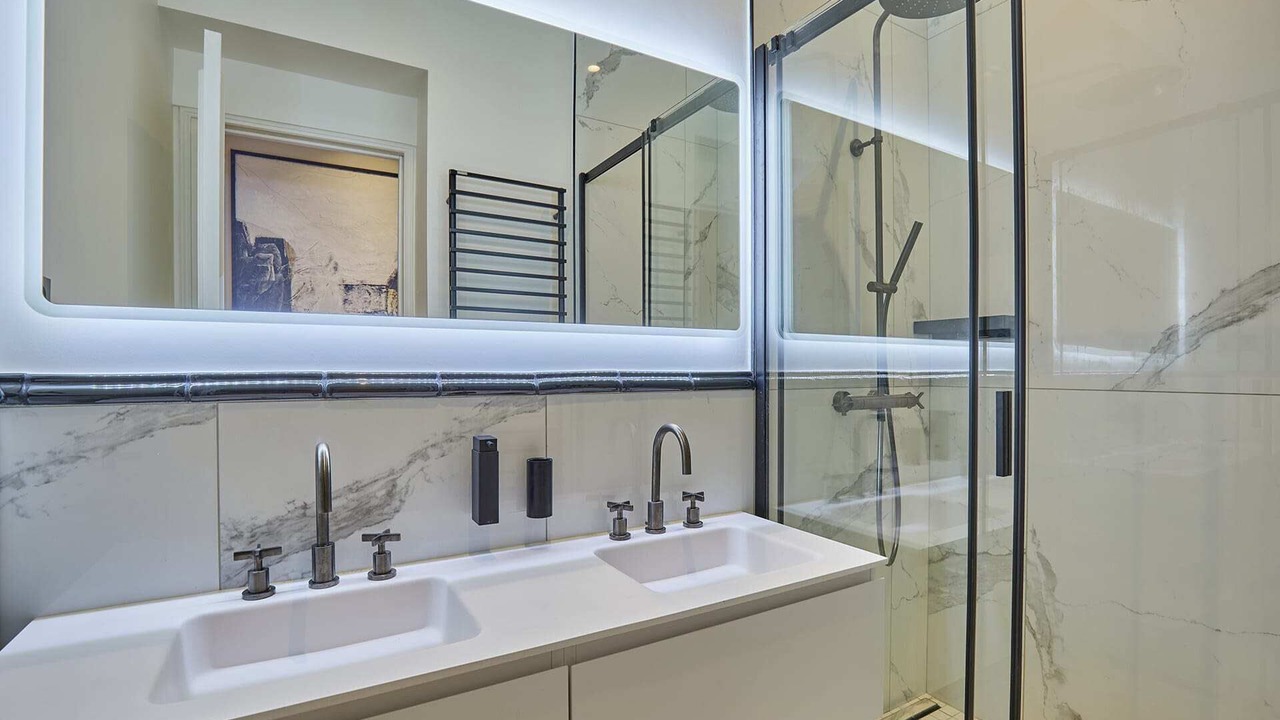 Photo of Others in Saint-Germain-des-Pres