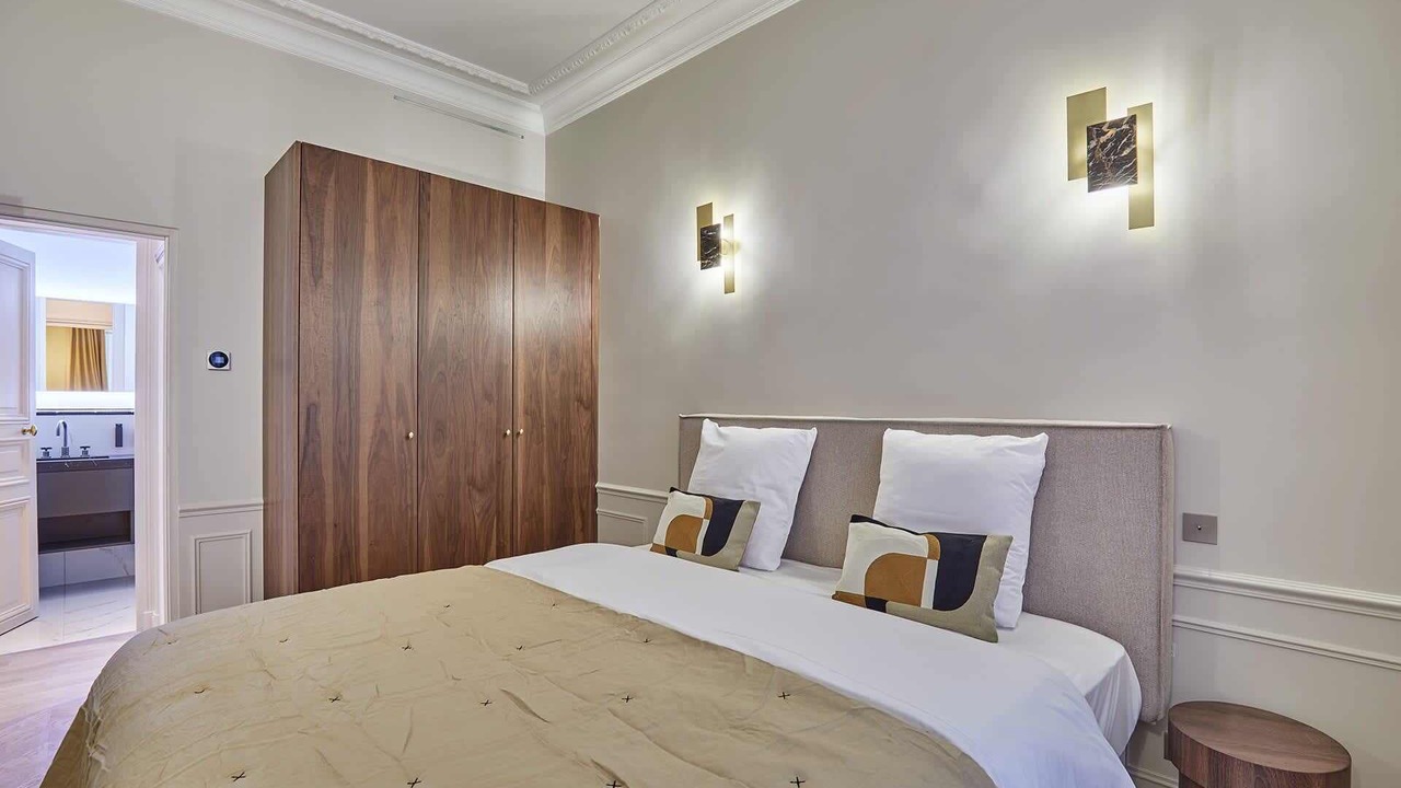 Photo of Others in Saint-Germain-des-Pres