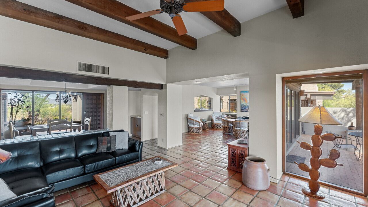 Photo of Livingroom in Catalina Foothills Estates