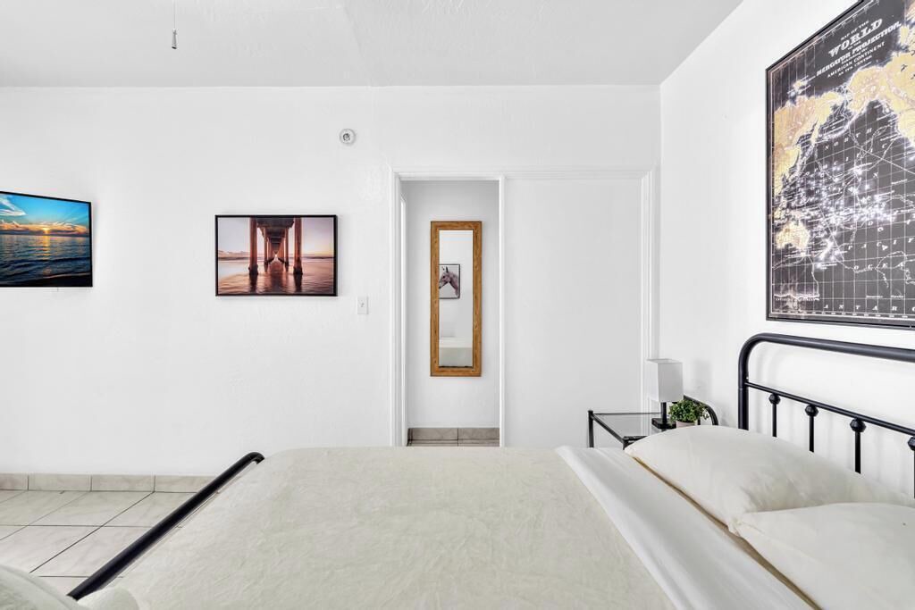 Photo of Bedroom in Downtown Hollywood