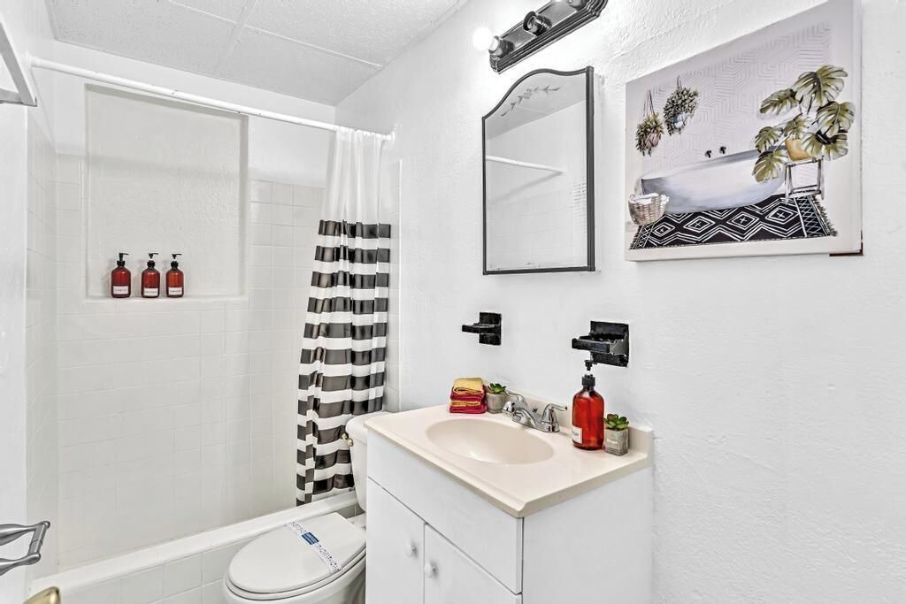Photo of Bathroom in Downtown Hollywood