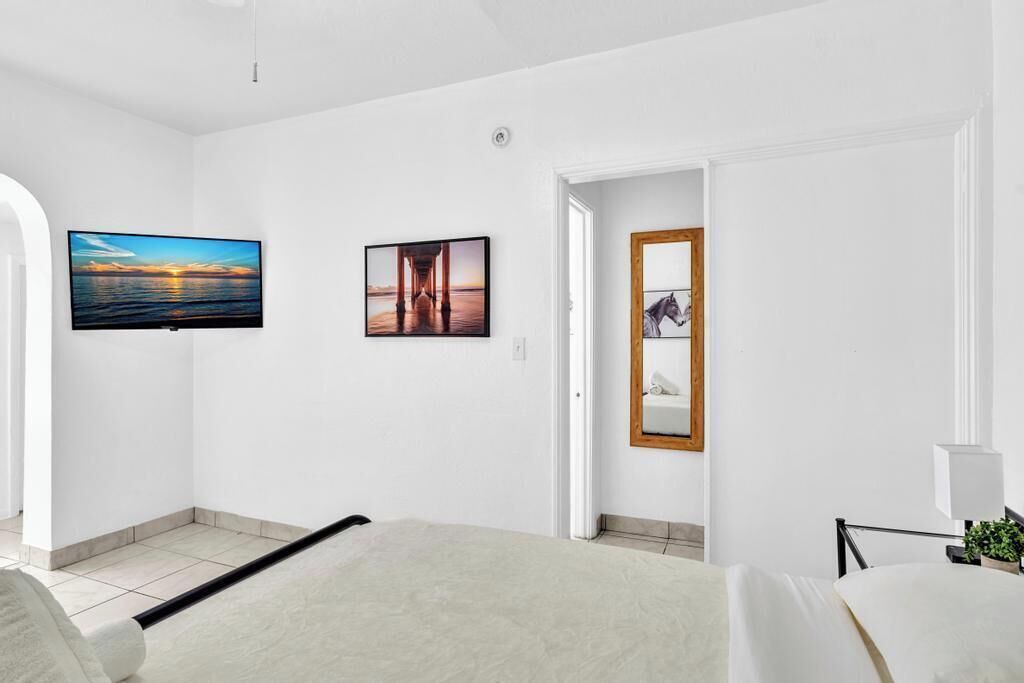 Photo of Bedroom in Downtown Hollywood