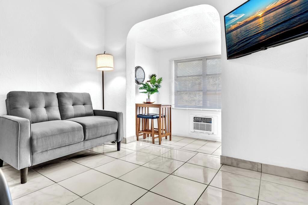 Photo of Livingroom in Downtown Hollywood