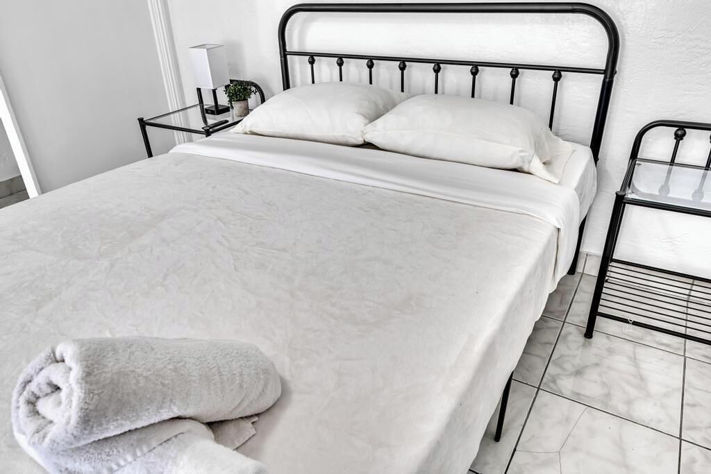 Photo of Bedroom in Downtown Hollywood