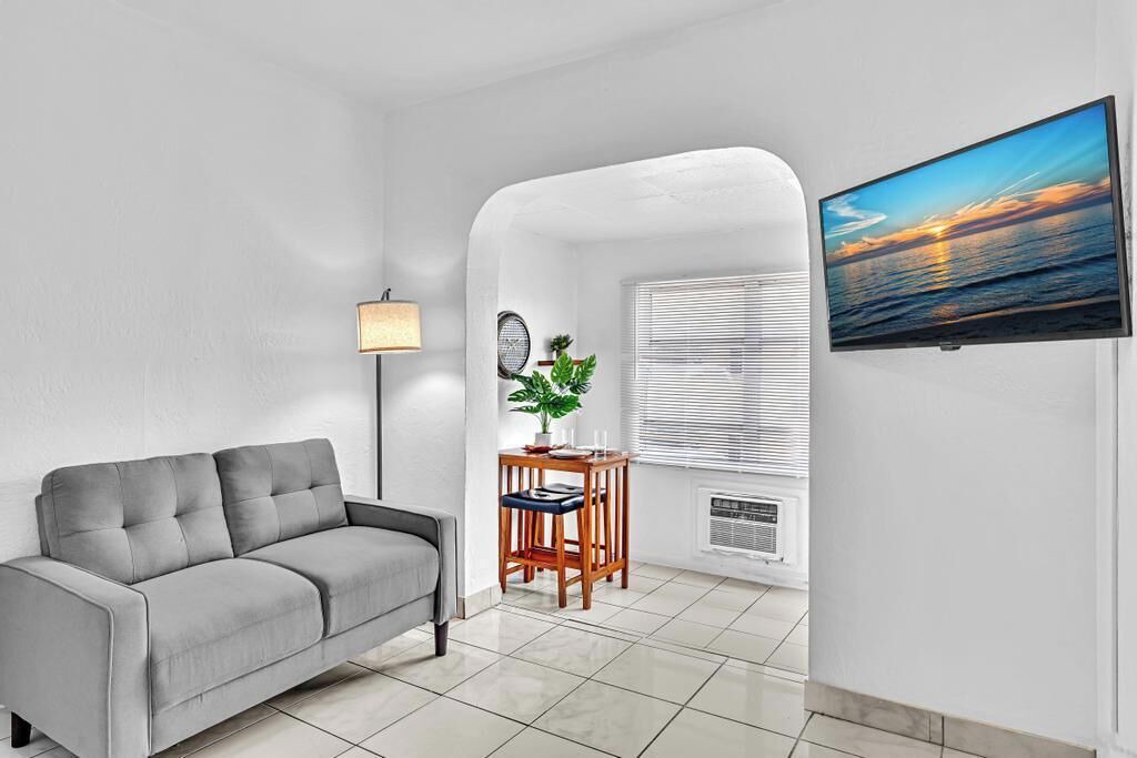 Photo of Livingroom in Downtown Hollywood