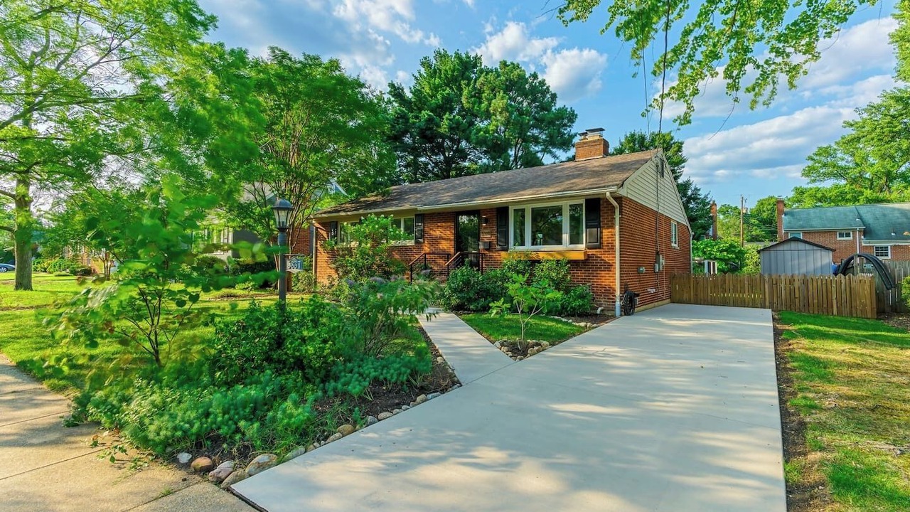 Photo of Outdoor in Seminary Hill