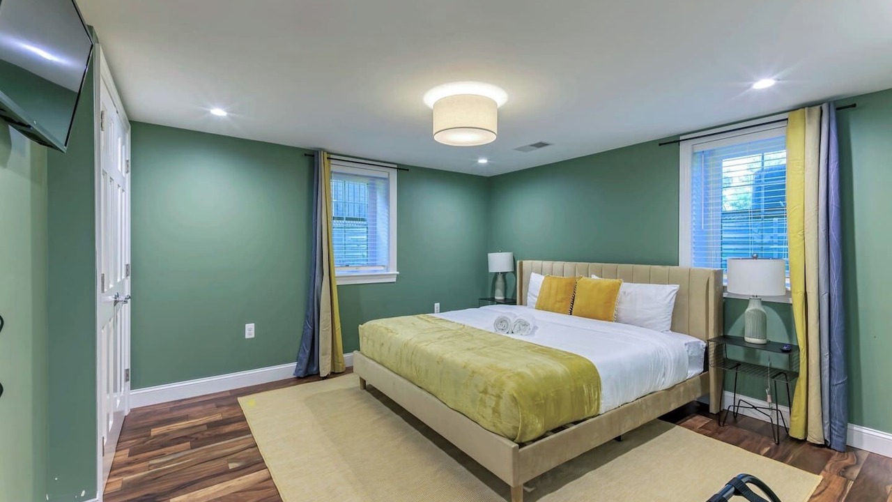 Photo of Bedroom in Seminary Hill