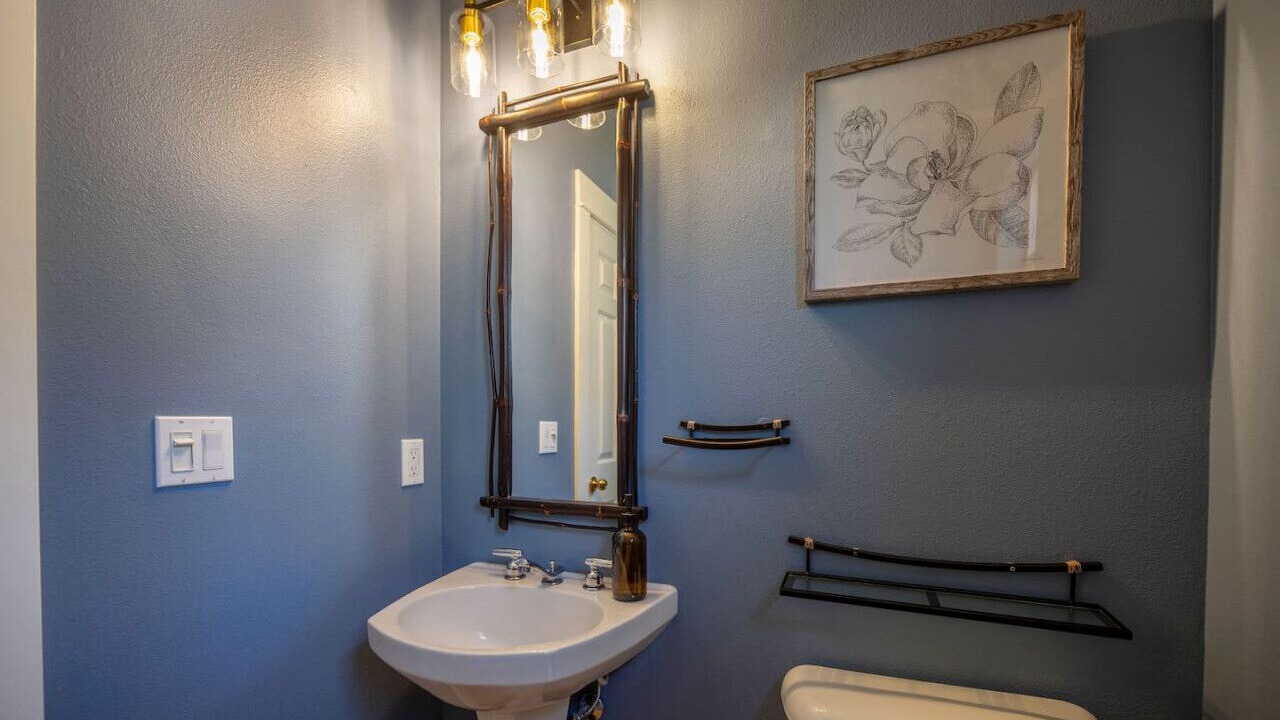 Photo of Bathroom in Minor